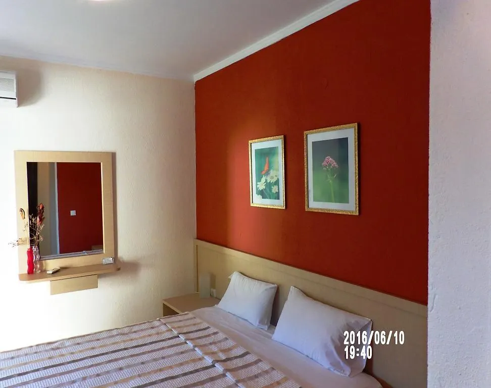 Peristeridi Apartments Polychrono